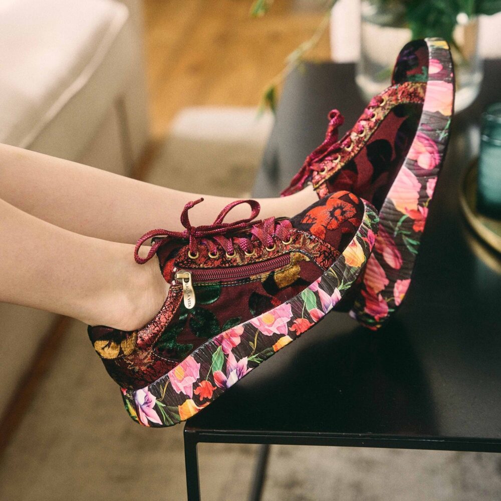 Ainutlaatuiset tennarit Laura Vitalta