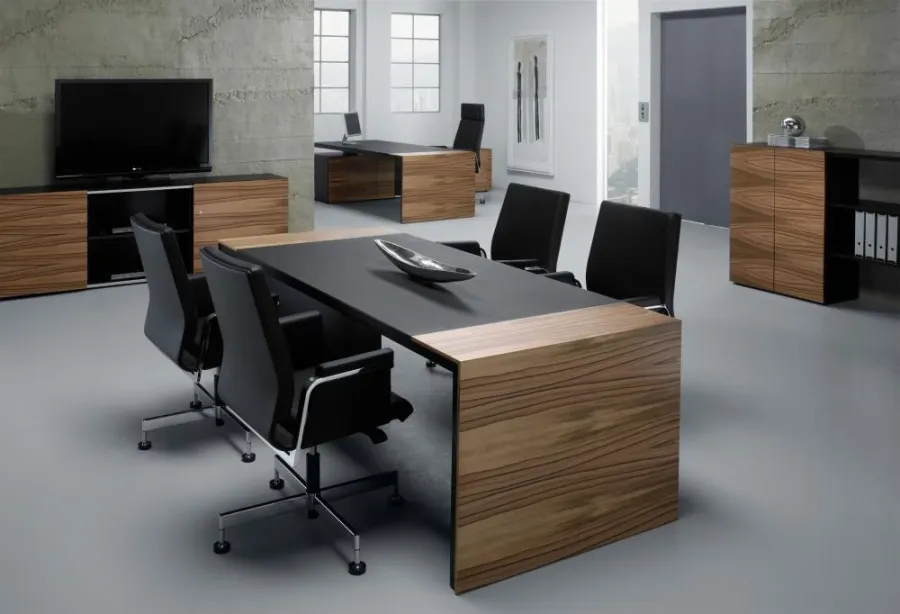 Johtajan työpöytä