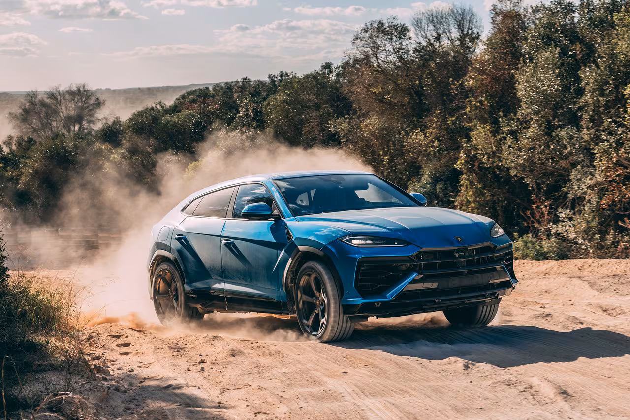Lamborghini Urus 2025 2026 Hinta