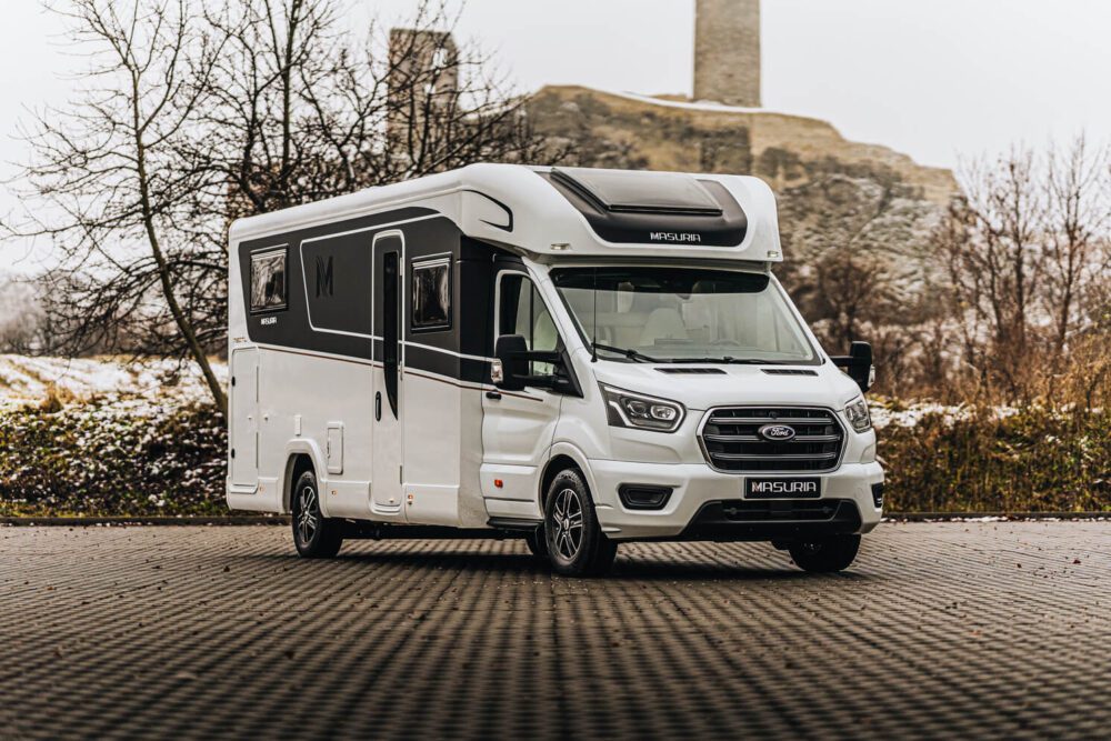 Premium-matkailuauto