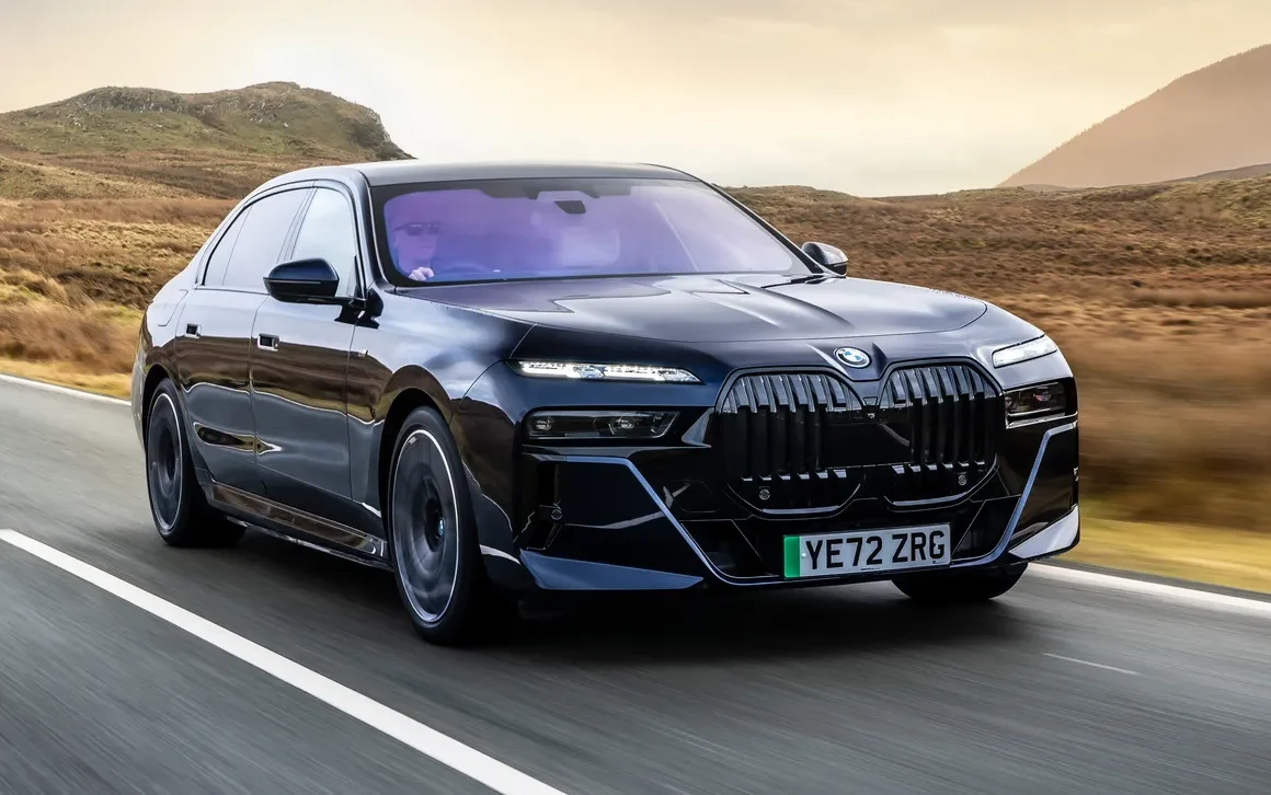 Sähköiset luksusautot 2025 Top 10 ja osto-opas