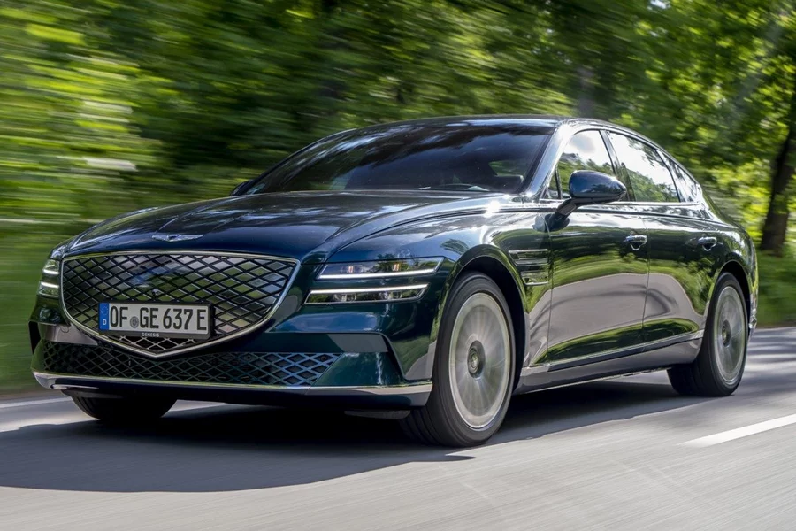 Ylellinen sähköauto