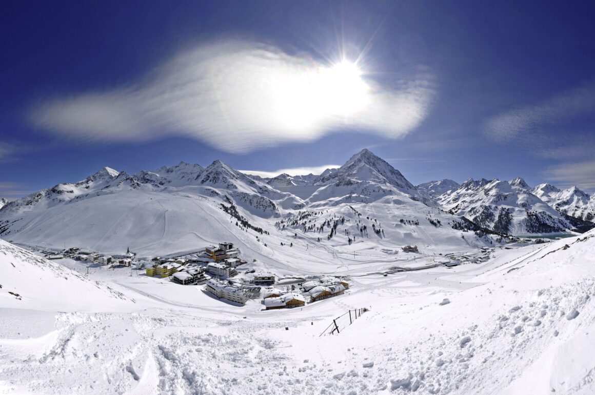 Luksusasuntojen kehitys huippuluokan Alppien lomakohteissa