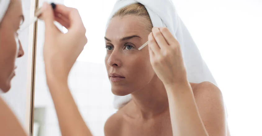 Yöseerumi naisille 35+ – kuinka valita oikea