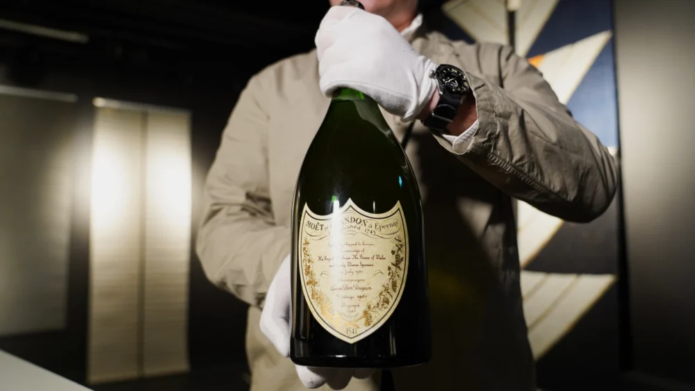 Dom Pérignon Charles & Diana 1961 – kuninkaallinen pullo, ikoninen vuosikerta